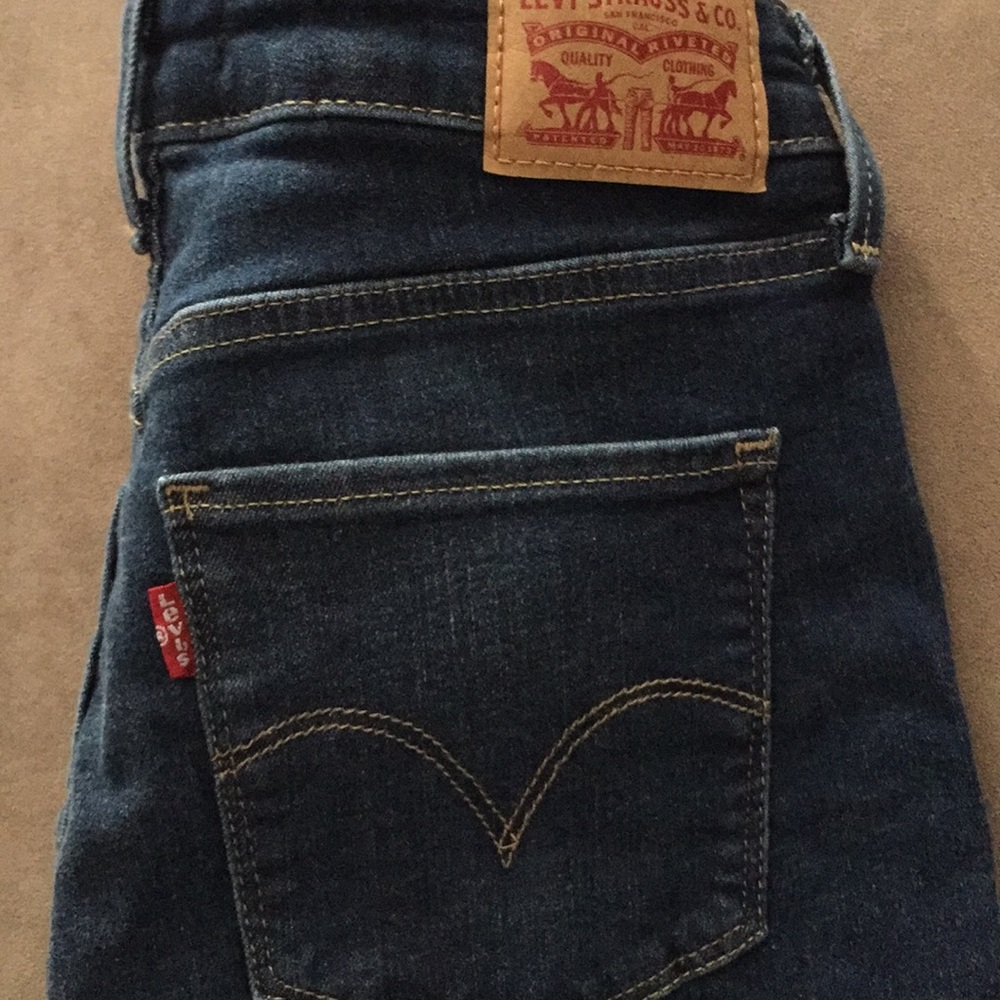 Levi’s - Picture 3 of 3